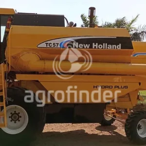 Colheitadeira de grão New Holland TC 57 Ano 2003