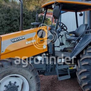 Trator Valtra BM 100 ano 2011