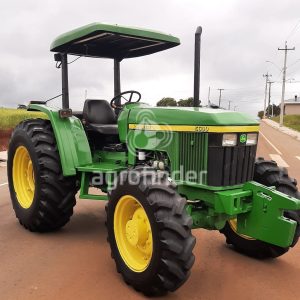 Trator John Deere  5600 ano 2002