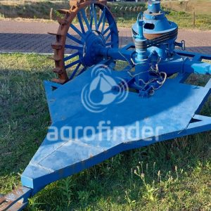 Roçadeira de arrasto Avaré 1,80  ano 1988