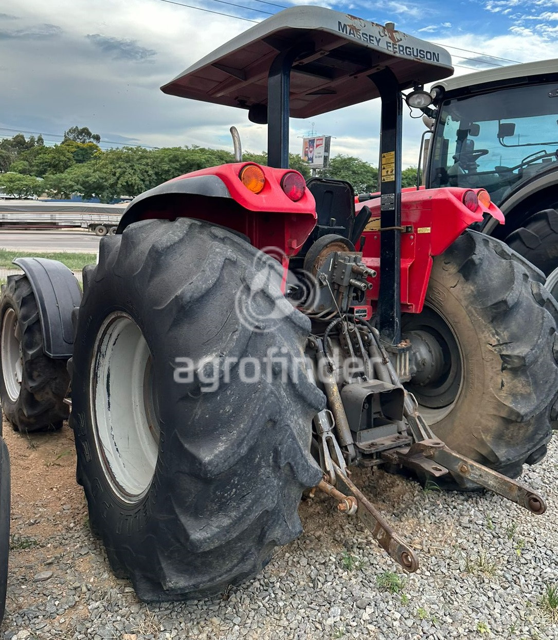 Trator Massey Ferguson 4297 ano 2014 - Imagem 5