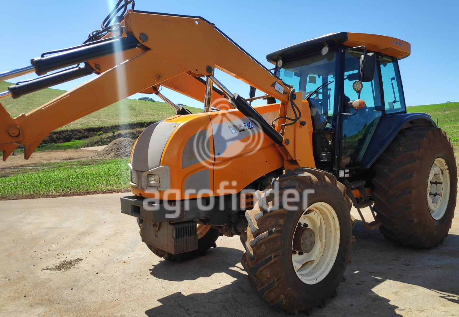 Trator Valtra BM 125 I ano 2013