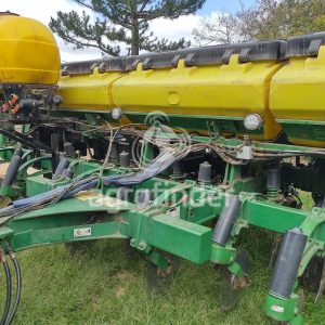 Plantadeira de verão John Deere  2113 CCS  ano 2014