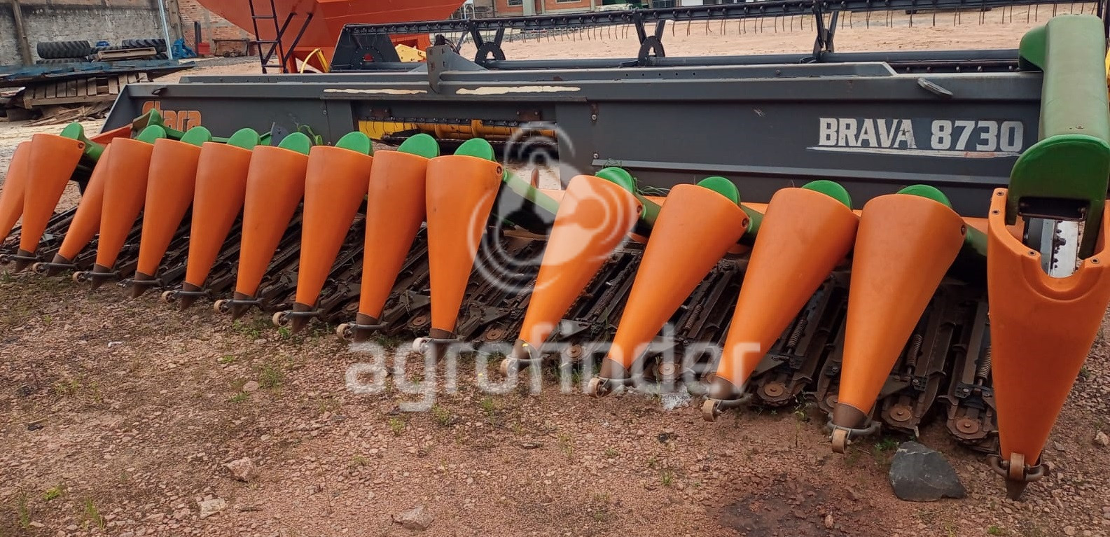 Plataforma de milho Stara Brava 8730 ano 2014