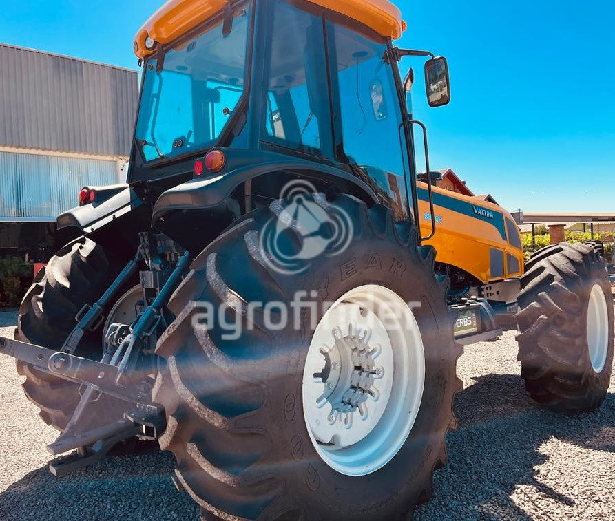 Trator Valtra BH 165 ano 2010 - Imagem 4