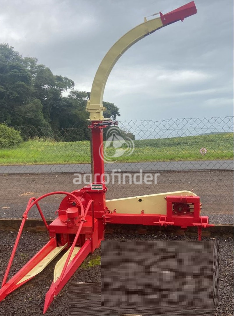 Ensiladeira Nogueira Pecus 9004 Ano 2012