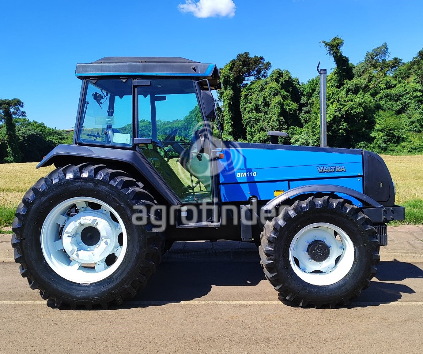 Trator Valtra BM 110 Ano 2008 - Imagem 2