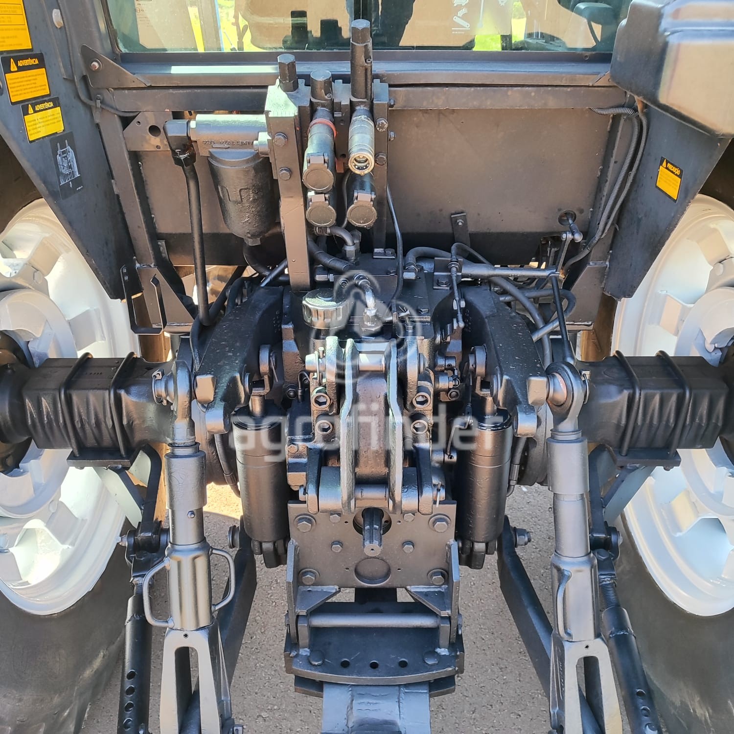 Trator Valtra BM 110 Ano 2008 - Imagem 5