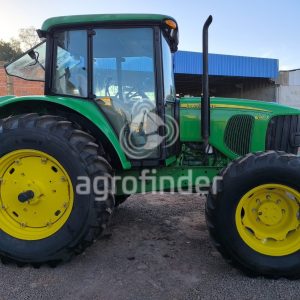 Trator John Deere 6110 J Ano 2012