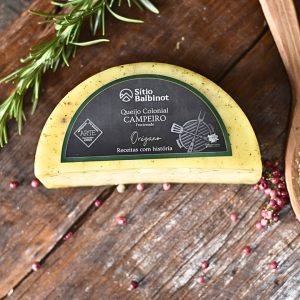 Queijo campeiro temperado com orégano