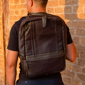 Mochila Executiva Notebook Nomad – Púrpura